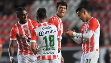 'El Conejo' abrió el camino para el Necaxa; Pachuca vive