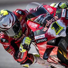 Bautista defiende su territorio