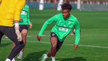 13/12/21 
 ELCHE 
 ENTRENAMIENTO 
 JOHN  