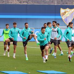 El Málaga sigue su caza al liderato ante un Algeciras con sabor americano