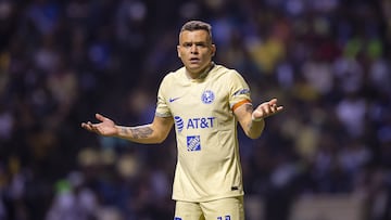 Jonathan Rodríguez durante un partido del América.