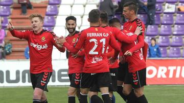 Los jugadores del Nàstic celebran un gol contra el Valladolid.