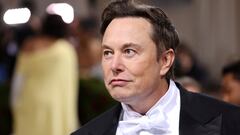 FILE PHOTO: Elon Musk arrives at the In America: An Anthology of Fashion themed Met Gala at the Metropolitan Museum of Art in New York City, New York, U.S., May 2, 2022. REUTERS/Andrew Kelly//File Photo