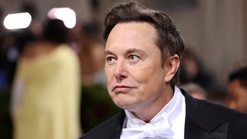 FILE PHOTO: Elon Musk arrives at the In America: An Anthology of Fashion themed Met Gala at the Metropolitan Museum of Art in New York City, New York, U.S., May 2, 2022. REUTERS/Andrew Kelly//File Photo