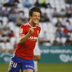 Marc Gual pone al Zaragoza a un paso de la permanencia