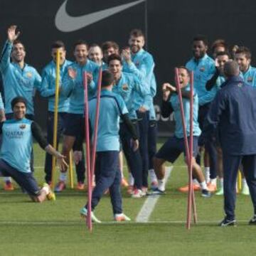 El entrenamiento de ayer en la Ciutat Esportiva estuvo presidido por el buen humor.