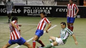 El Betis y el At. Madrid en un partido de f&uacute;tbol indoor. La pr&oacute;xima temporada los b&eacute;ticos tendr&aacute;n tambi&eacute;n equipo de f&uacute;tbol sala.