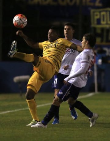 Fabra completó dos goles con Boca Juniors en Copa Libertadores.