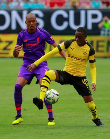 Soccer Football - International Champions Cup - Liverpool v Borussia Dortmund - Bank of America Stadium, Charlotte, USA - July 22, 2018   Liverpool's Fabinho in action with Borussia Dortmund's Denzeil Boadu   REUTERS/Chris Keane