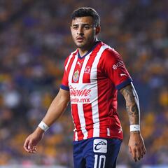 Llegó el perdón de Chivas para Alexis Vega