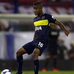 Barrios lucha con Pablo Pérez por un puesto ante River Plate