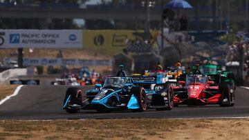 Scott McLaughlin y Will Power en el GP de Portland de la IndyCar.