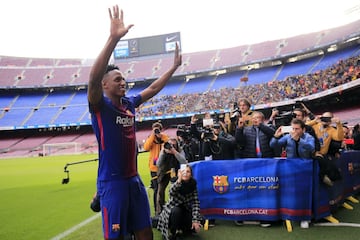 Yerry Mina presentado presentado en el Barcelona en el Camp Nou