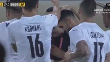 El Bar?a se relame con esta escena de Xavi en el ¨²ltimo partido del Al Sadd