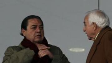 <b>APLAZADA.</b> El Real Madrid aplazó la decisión de si mantiene o no su recurso ante el TAS de Lausana contra la no inscripción de la UEFA de Lassana Diarra y Klaas-Jan Huntelaar para la Liga de Campeones.