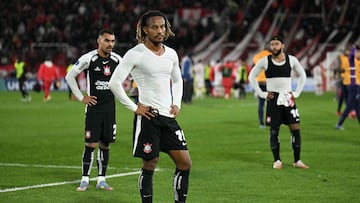 Lapadula y Carrillo, dudas en Perú para enfrentar a Colombia