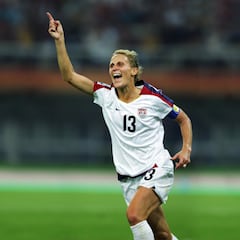 Kristine Lilly y David Beckham al Salón De la Fama Del Fútbol