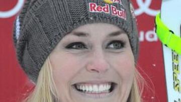 Lindsey Vonn, sonriente en el podio de Lake Louise.