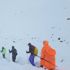 Rescatan a 350 personas en el Everest; faltarían 200 más