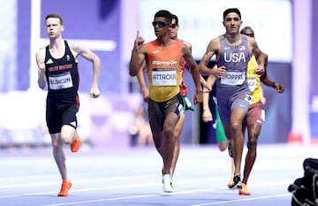 Mohamed Attaoui si estará en la semifinal de 800 y lo hace como campeón. El español ha ganado su serie con una ventaja notable sobre Bryce Hoppel y Max Burgin. 