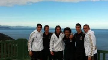 El Real Madrid pasea por la playa de La Concha