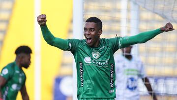 David Camacho celebra el segundo gol