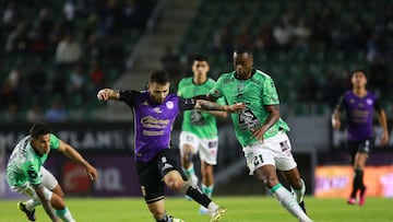 (L-R), David Colman of Mazatlan and Stiven Jaine Barreiro of Leon during the game Mazatlan FC vs Leon, corresponding to Round 01 of the Torneo Clausura 2023 of the Liga BBVA MX, at El Kraken Stadium, on March 24, 2023.
<br><br>
(I-D), David Colman de Mazatlan y Stiven Jaine Barreiro de Leon durante el partido Mazatlan FC vs Leon, Correspondiente a la Jornada 01 del Torneo Clausura 2023 de la Liga BBVA MX, en el Estadio El Kraken, el 24 de Marzo de 2023.