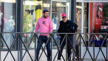 Kiko Hernández y Fran Antón compran en un polígono industrial de venta al por mayor, a 19 de marzo de 2023, en Madrid (España)
POLÍGONO;COLABORADOR;SALVAME
Antonio Gutiérrez / Europa Press
(Foto de ARCHIVO)
19/03/2023