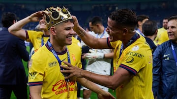 Richard Sanchez and Jonathan Dos Santos of America during the final second-leg match between Monterrey and America as part of the Torneo Apertura 2024 Liga MX at BBVA Bancomer Stadium, on December 15, 2024 in Monterrey, Nuevo Leon, Mexico.