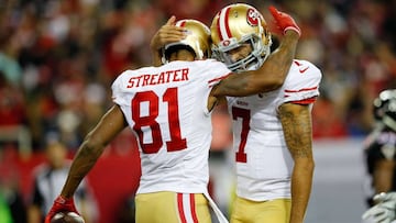 ATLANTA, GA - DECEMBER 18: Colin Kaepernick #7 of the San Francisco 49ers celebrates a touchdown with Rod Streater #81 during the first half against the Atlanta Falcons at the Georgia Dome on December 18, 2016 in Atlanta, Georgia. Kevin C. Cox/Getty Images/AFP
== FOR NEWSPAPERS, INTERNET, TELCOS & TELEVISION USE ONLY ==