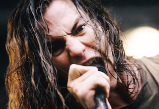 La polémica historia de ‘Jeremy’, la canción que Eddie Vedder (Pearl Jam) compuso tras ver el trágico recorte de un periódico