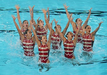 Saint-denis (France), 05/08/2024.- Team Mexico competes in the Team Technical Routine of the Artistic Swimming competitions in the Paris 2024 Olympic Games, at the Aquatics Centre in Saint Denis, France, France, 05 August 2024. (Francia) EFE/EPA/CAROLINE BLUMBERG
