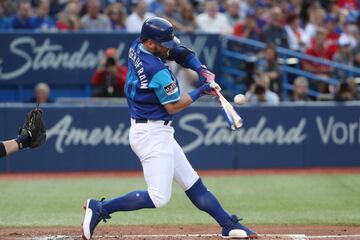 Donaldson está inactivo desde el 28 de mayo. Cuando regrese, si muestra cosas interesantes, los Blue Jays podrían mandarlo a un equipo de postemporada.