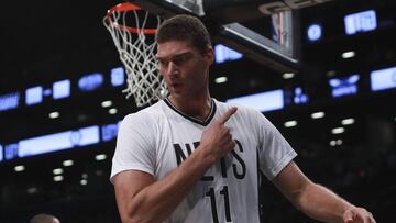 NEW YORK, NY - NOVEMBER 04: Brook Lopez #11 of the Brooklyn Nets reacts after making a basket against the Charlotte Hornets during the first half at Barclays Center on November 4, 2016 in New York City. NOTE TO USER: User expressly acknowledges and agrees that, by downloading and or using this photograph, User is consenting to the terms and conditions of the Getty Images License Agreement.   Michael Reaves/Getty Images/AFP
 == FOR NEWSPAPERS, INTERNET, TELCOS &amp; TELEVISION USE ONLY ==