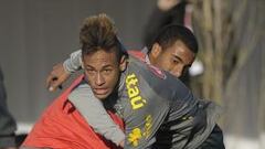 Menezes aprieta a Neymar en las tareas defensivas