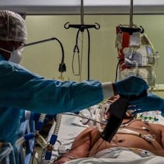 Dramáticas imágenes de cadáveres junto a pacientes con coronavirus en Brasil