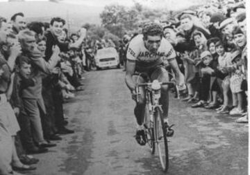 Federico Martín Bahamontes en 1958 ganó el Campeonato de España en Ruta, dos etapas y la clasificación de montaña del Tour de Francia, además, una etapa del Giro de Italia y la clasificación de montaña de la Vuelta a España, entre otras victorias.