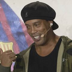 Le prohíben a Ronaldinho dejar Brasil: "Se mofa de la Justicia"