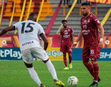 Llegó este año a Deportes Tolima, procedente del América de Cali.

Su equipo conformará el Grupo D con Atlético Mineiro, Independiente del Valle y América Mineiro.
