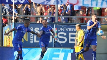 Futbol, Universidad de Chile vs Coquimbo Unido.
Fecha 29, Liga de Primera 2025.
El jugador de Universidad de Chile Charles Aranguiz, centro, celebra su gol durante un partido de la liga de Primera contra Coquimbo Unido realizado en el estadio Santa Laura de Santiago, Chile.
02/12/2025
Jonnathan Oyarzun/Photosport
Football,Universidad de Chile vs Coquimbo Unido.
29th turn, First division league.
Universidad de Chile’s player Charles Aranguiz, center, celebrates his goal during a first division match against Coquimbo Unido held at the stadium Santa Laura in Santiago, Chile.
02/12/2025
Jonnathan Oyarzun/Photosport