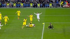 Raro verlo así: Benzema pide con vehemencia un penalti