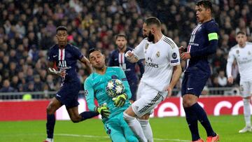 Keylor Navas llegó en plan grande al Santiago Bernabéu y fue pieza fundamental para que el cuadro de Tuchel no esté perdiendo por goleada ante el Madrid.