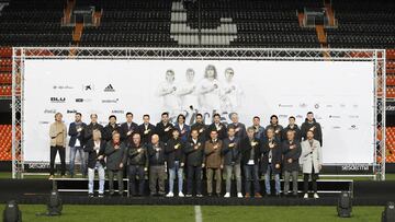 18/12/18 
 PRESENTACION PARTIDO DE LEYENDAS VALENCIA CF CENTENARIO - FOTO DE FAMILIA GRUPO
 PUBLICADA 19/12/18 NA MA24 4COL