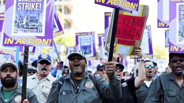Los trabajadores de Los Ángeles se unieron el martes en una huelga histórica que “paralizó” a la ciudad por 24 horas.
