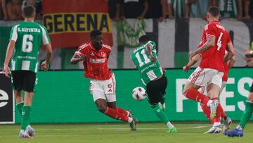 Bakambu, en la acción del gol.