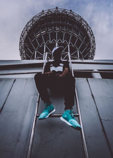 Adidas presenta el modelo X17 de la colección Ocean Storm