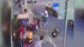 Un taxista atropella a un grupo de peatones en el centro de Moscú