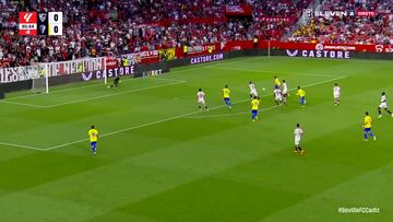El gol a lo Romario en el 96′ que pone patas arriba el descenso