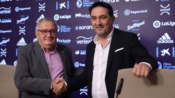 Braulio junto al presidente, Luis Sabalza, el día de su renovación.