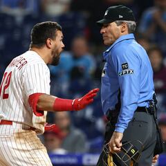 Reporte: Umpire Ángel Hernández acusa discriminación de MLB